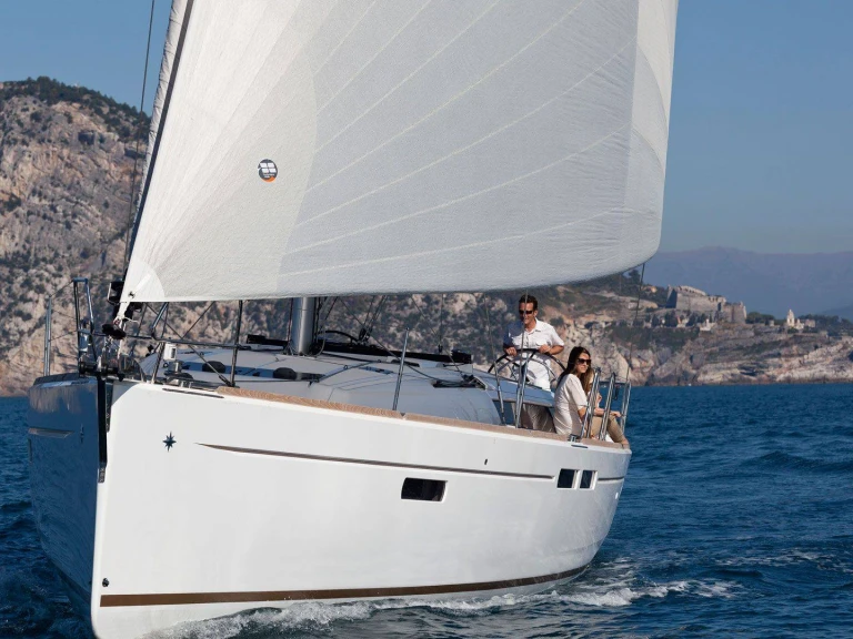 Hire Sailboat with or without skipper Jeanneau Palma de Mallorca