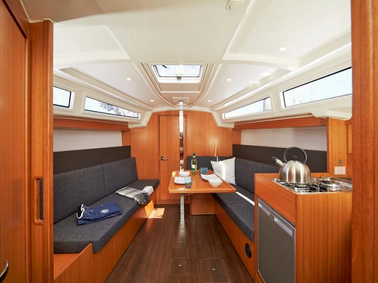 Sailboat to hire Mai Khao at the best price