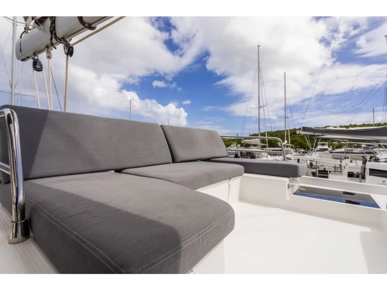 Catamaran hire in Saint George's - Fountaine Pajot Saona 47