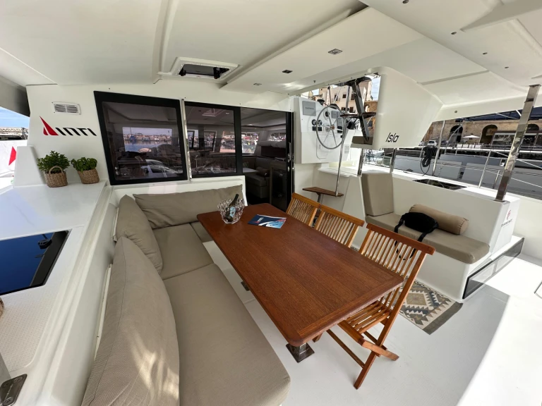Yacht charter Castellammare del Golfo - Fountaine Pajot Fountaine Pajot Isla 40  (Wm-Ac in dinette-Gen-Sol.Pan) on SamBoat