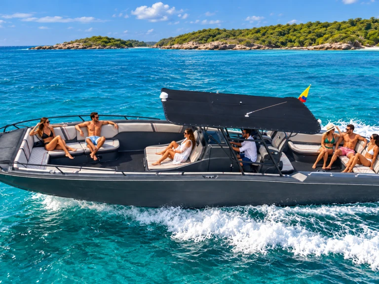 Hire Motorboat Custom Made with a boat licence