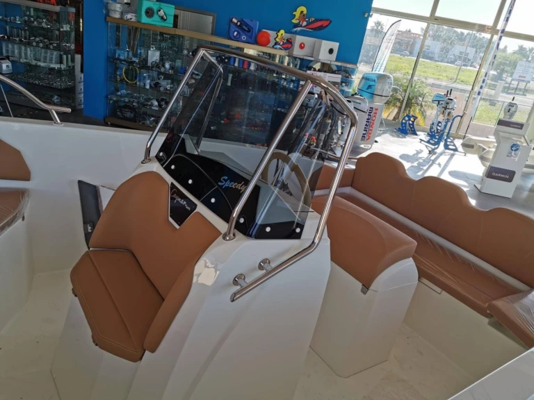 Motorboat hire in Cala Galdana - Cayman 585