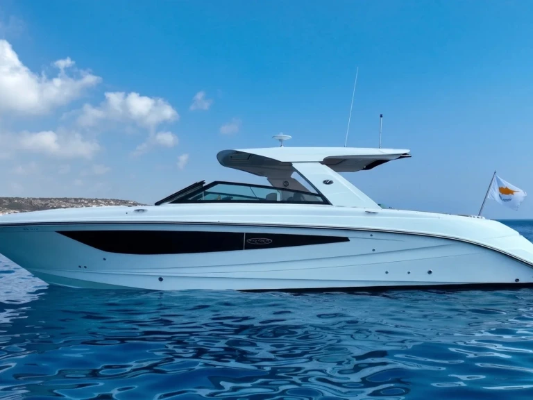 Motorboat to hire Ayia Napa Marina at the best price