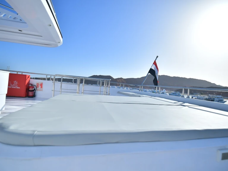 Yacht charter Sharm el Sheikh -  Custom Built 333 on SamBoat
