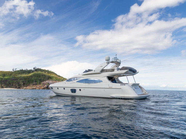 Hire Luxury Yacht with or without skipper Azimut Eden Island
