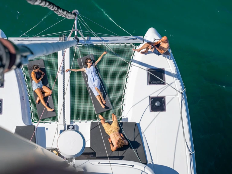 Catamaran to hire Néa Péramos at the best price