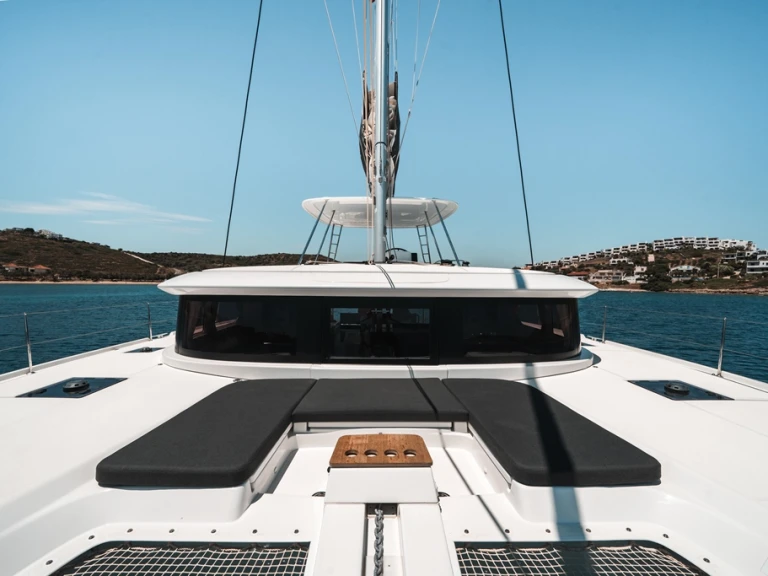Hire Catamaran with or without skipper Lagoon Lávrio