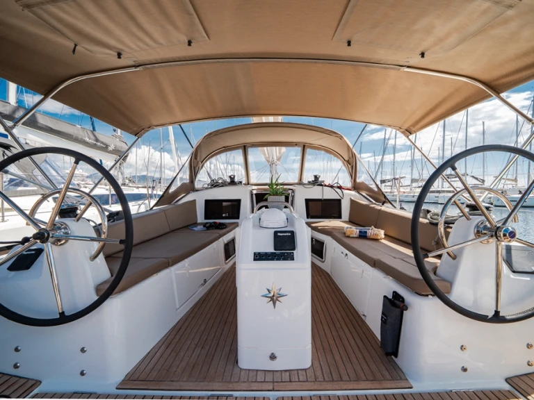 Yacht charter Néa Péramos - Jeanneau Sun Odyssey 415 on SamBoat