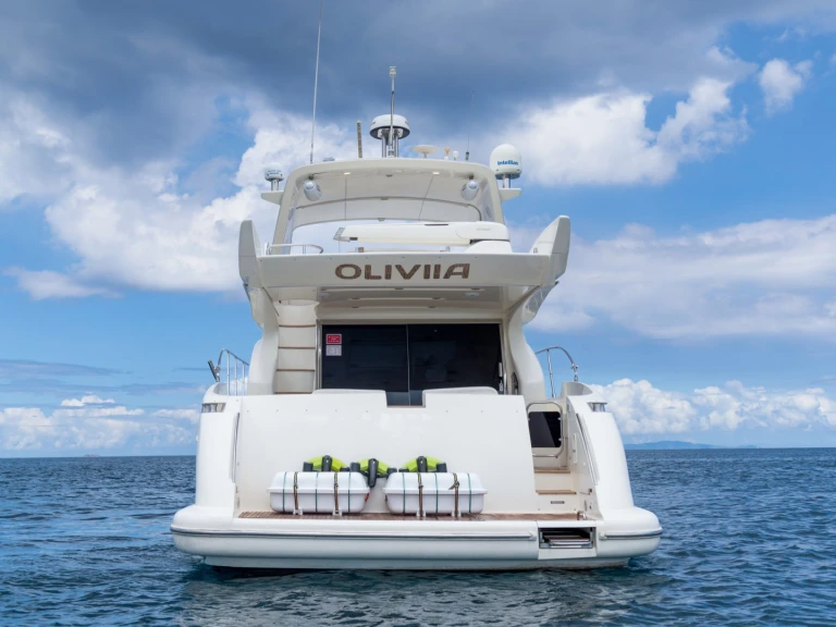 Charter a Azimut Azimut 55 Fly - 4 cab. in Eden Island on Samboat