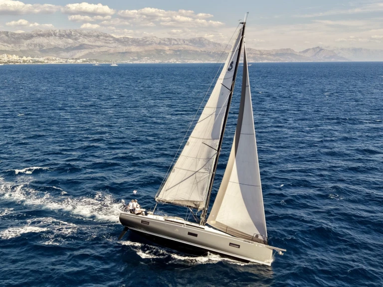 Hire Sailboat Bénéteau with a boat licence