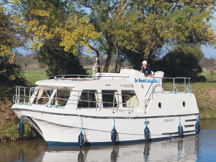 Motorboat hire in Saint-Gilles du Gard - Le Boat Sheba