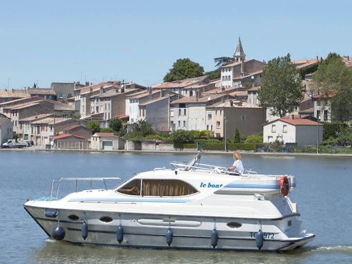Hire a Le Boat Countess Saint-Gilles du Gard