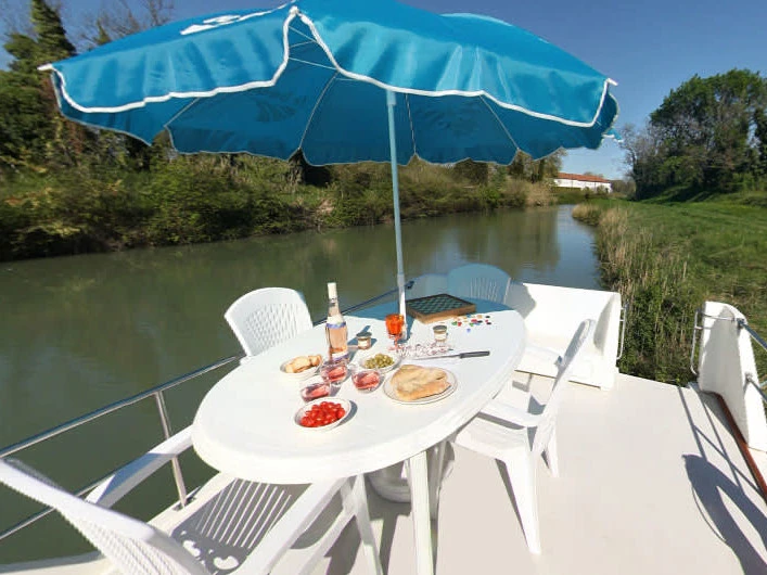 Yacht charter Saint-Gilles du Gard - Le Boat Continentale on SamBoat