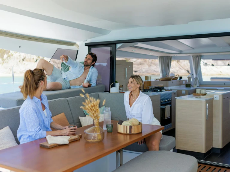 Catamaran to hire Castellammare di Stabia at the best price