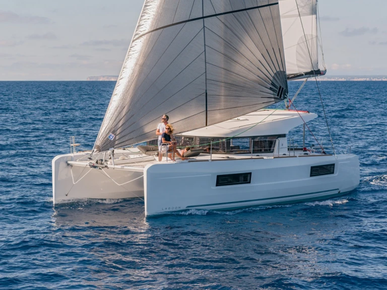Yacht hire Bonifacio cheap Lagoon 40