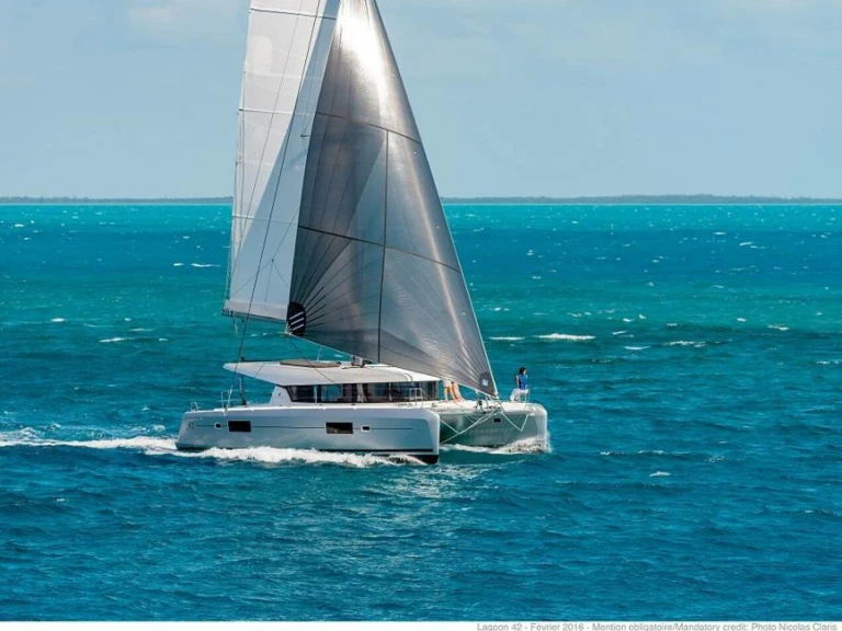 Hire a Lagoon Lagoon 42 Pianottoli-Caldarello