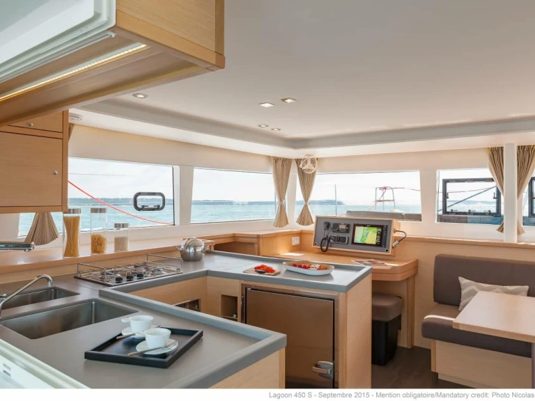 Hire Catamaran with or without skipper Lagoon Pianottoli-Caldarello
