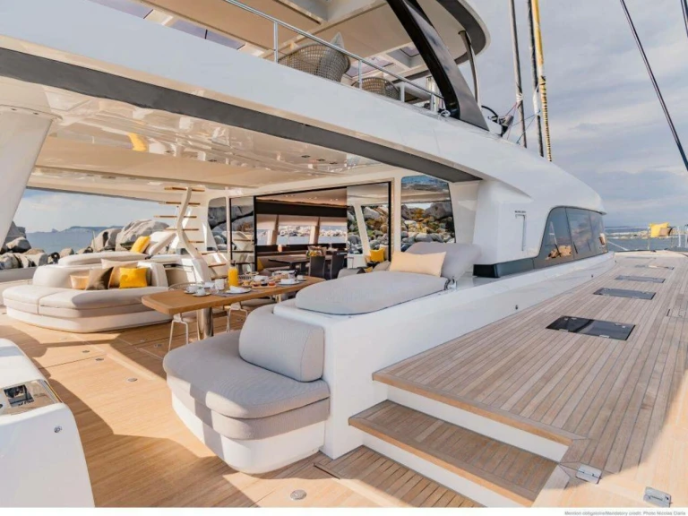 Charter a Lagoon Lagoon Seventy 7 in Ajaccio on Samboat
