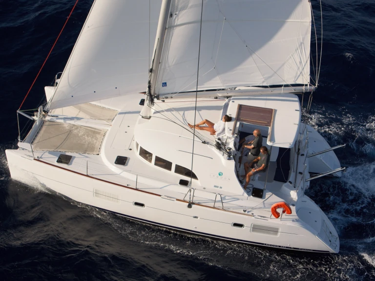 Charter a Lagoon Lagoon 380 in Le Marin on Samboat