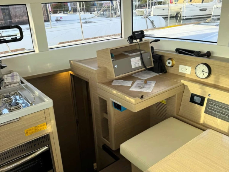 Catamaran to hire Le Marin at the best price