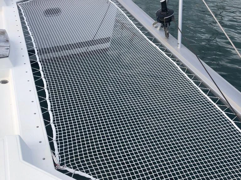 Hire Catamaran Fountaine Pajot with a boat licence