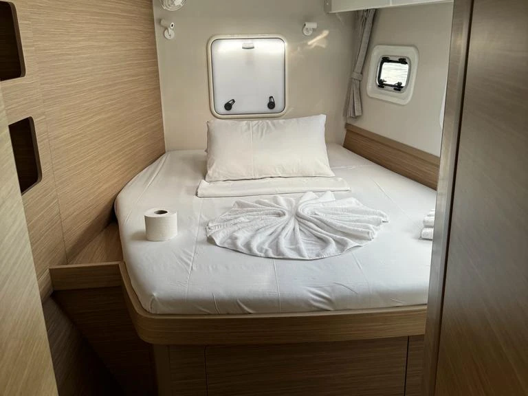 Catamaran to hire Le Marin at the best price
