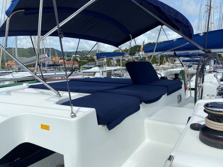 Catamaran to hire Le Marin at the best price