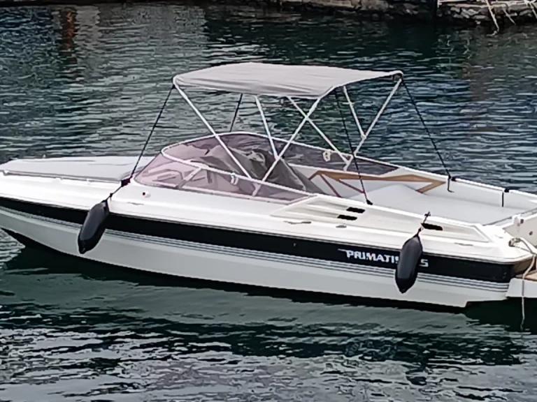 Yacht hire Catania cheap First 25