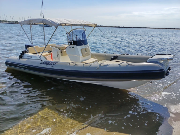 Motorboat to hire Port-Camargue at the best price