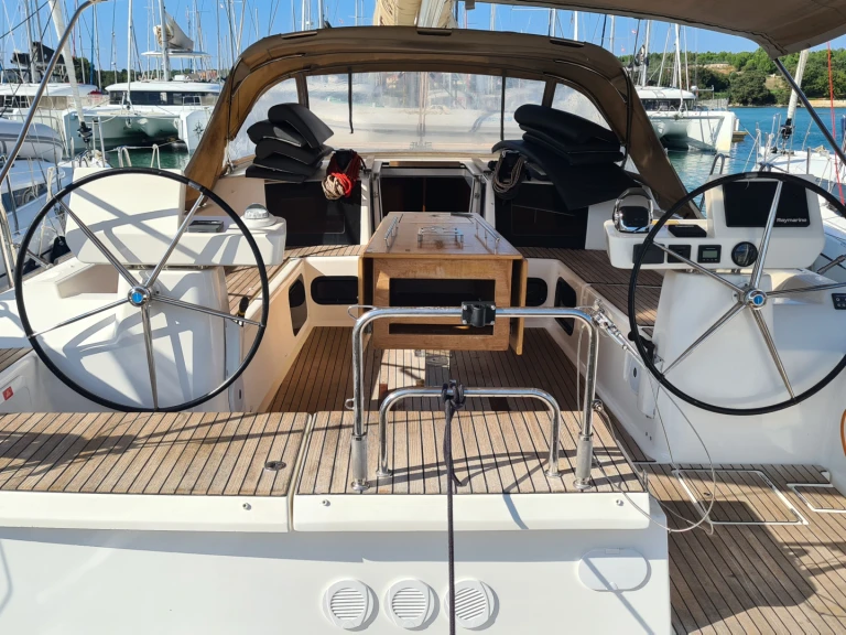 Hire Sailboat Dufour with a boat licence