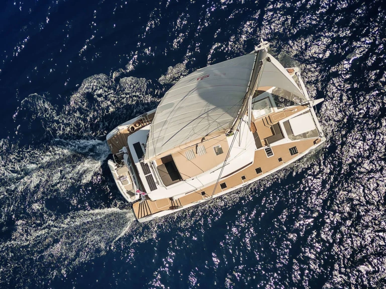 Charter a Fountaine Pajot Alegria 67 in Mahón on Samboat