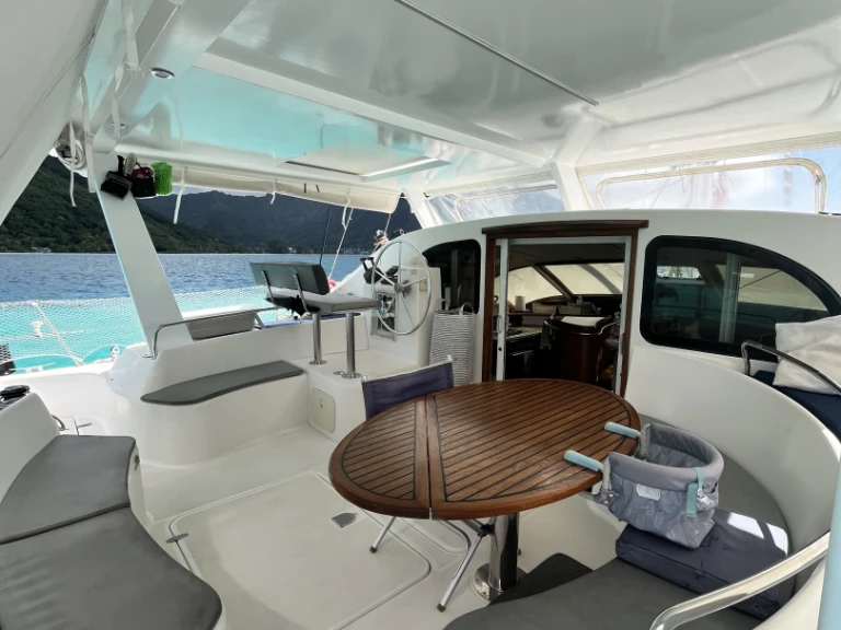 Hire Catamaran Alliaura-Marine with a boat licence